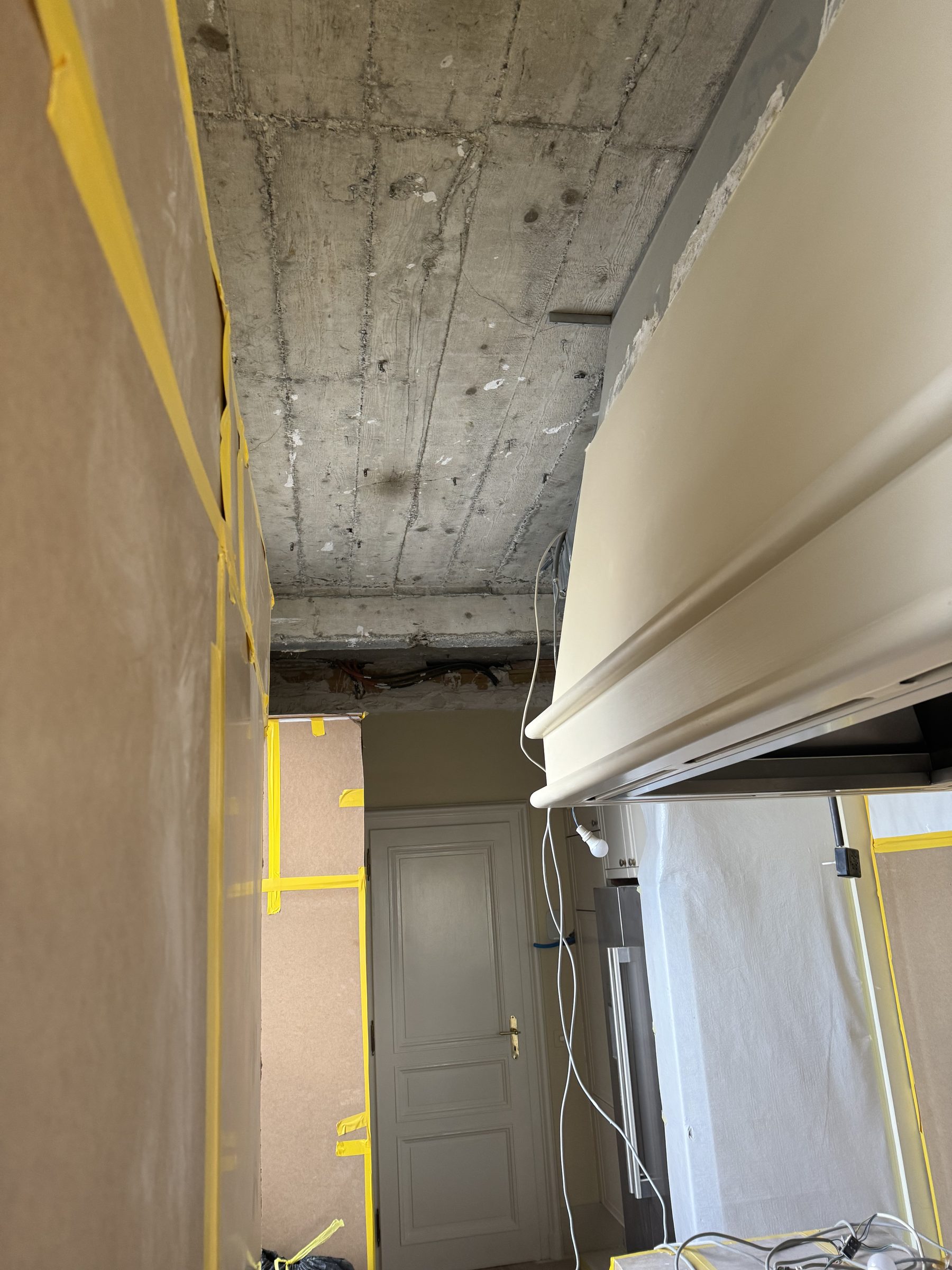 Avant rénovation appartement Genève 2024, chantier plâtrerie isolation à Genève